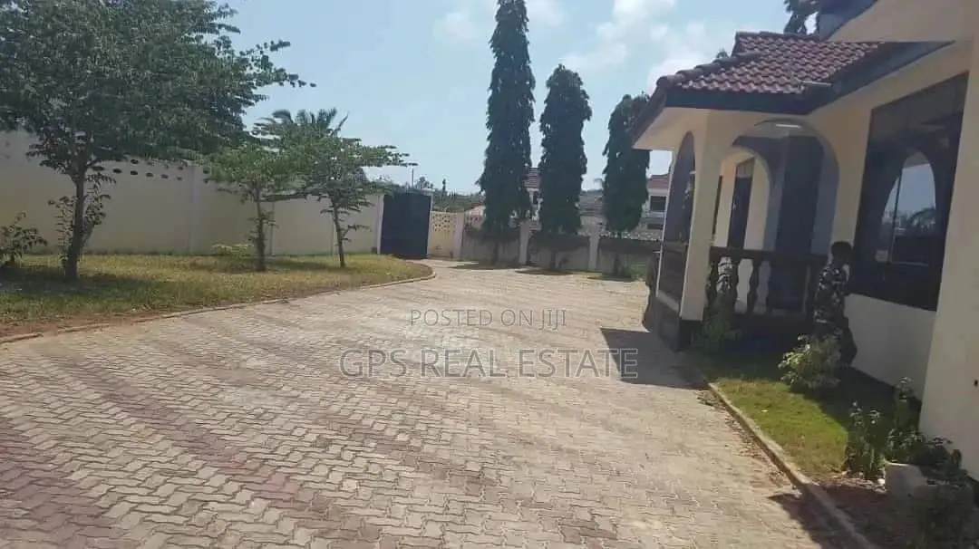 Four Bedroom House In Mbezi Beach For Sale in Temeke