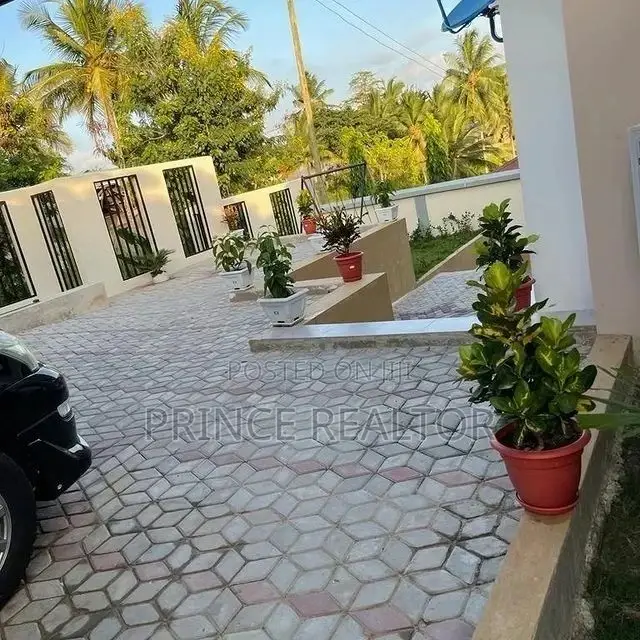 3bdrm House in Maxposh, Kinondoni for Sale in Kinondoni