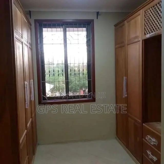 5bdrm House in Maxposh, Kinondoni for Sale in Kinondoni