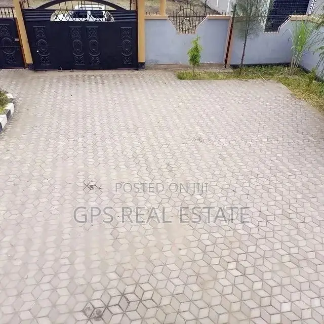 6bdrm House in Maxposh, Njiro for Sale in Njiro