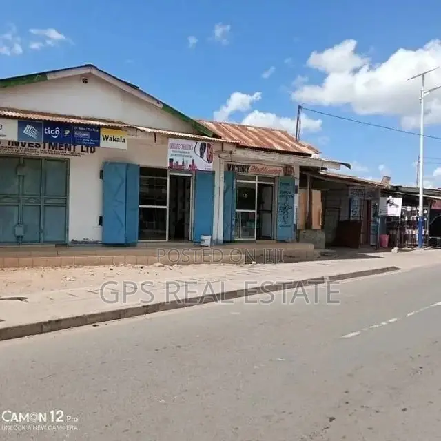 10bdrm House in Maxposh, Kinondoni for Sale in Kinondoni