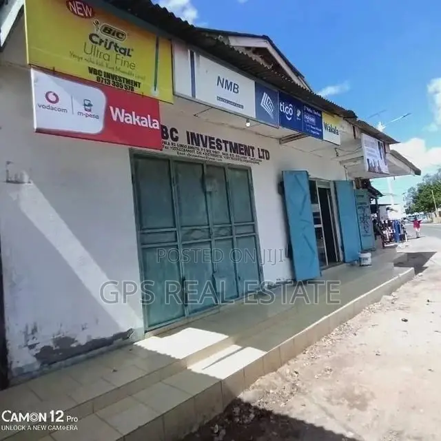 10bdrm House in Maxposh, Kinondoni for Sale in Kinondoni