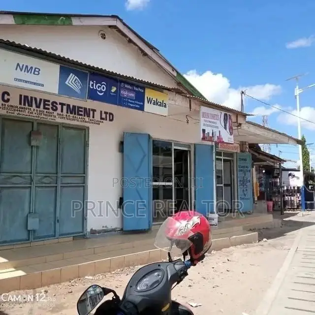 10bdrm House in Maxposh, Kinondoni for Sale in Kinondoni