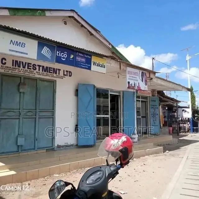 10bdrm House in Maxposh, Kinondoni for Sale in Kinondoni
