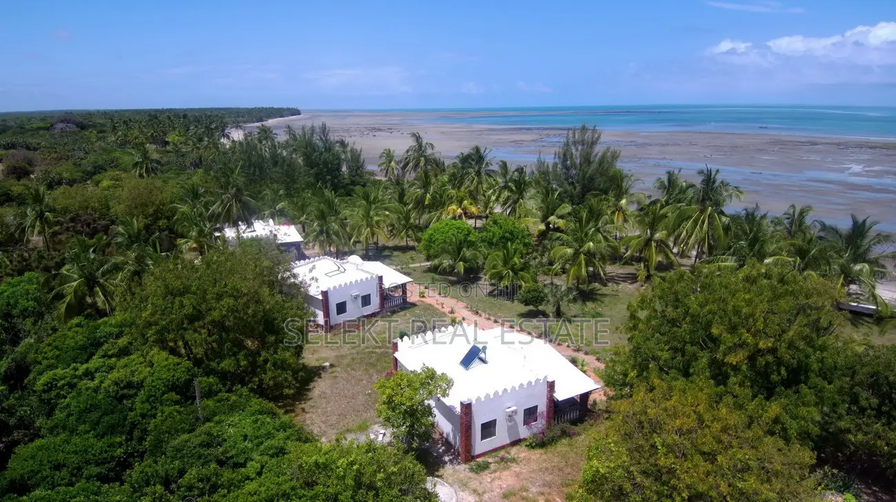 76,000sqm Beach Resort Outside Saadani National Park in Pangani B (East)
