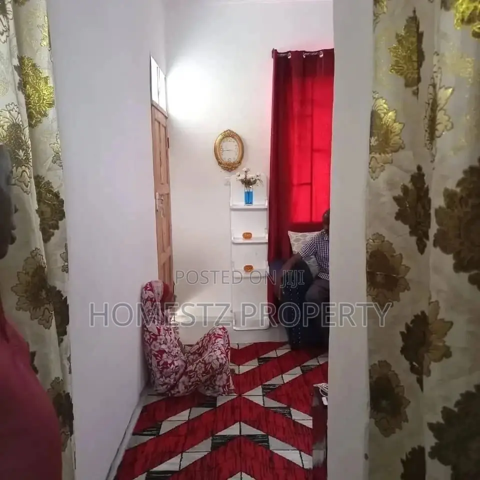 6bdrm House in Maxposh, Kinondoni for Sale in Kinondoni