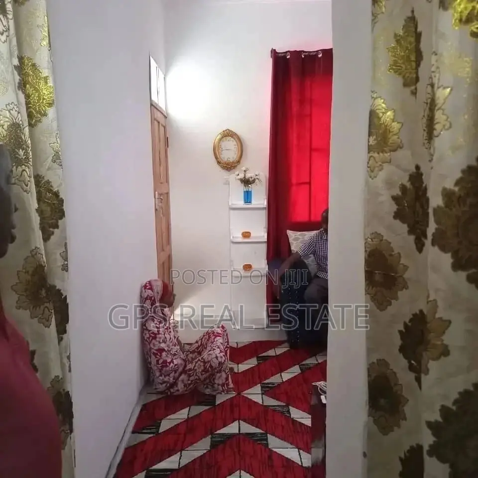 6bdrm House in Maxposh, Kinondoni for Sale in Kinondoni