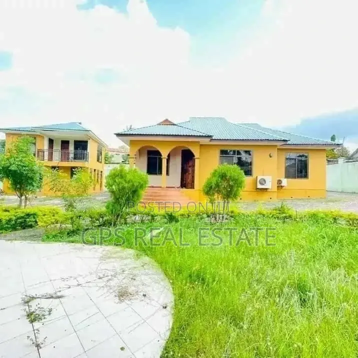 4bdrm House in Maxposh, Kinondoni for Sale in Kinondoni