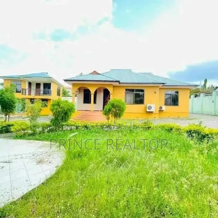 4bdrm House in Maxposh, Kinondoni for Sale in Kinondoni