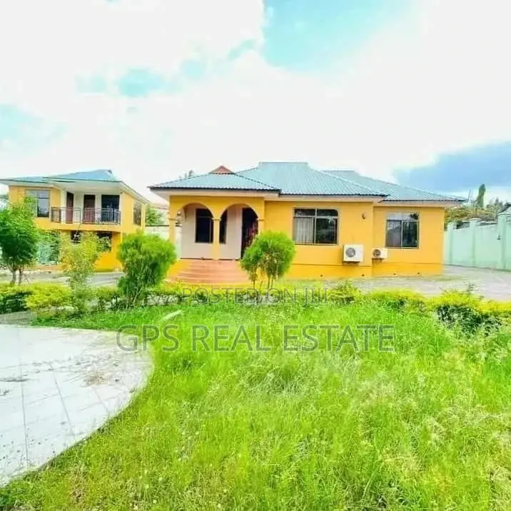 4bdrm House in Maxposh, Kinondoni for Sale in Kinondoni