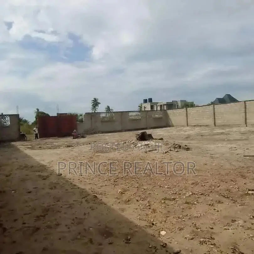 5bdrm House in Maxposh, Kigamboni for Sale in Kigamboni