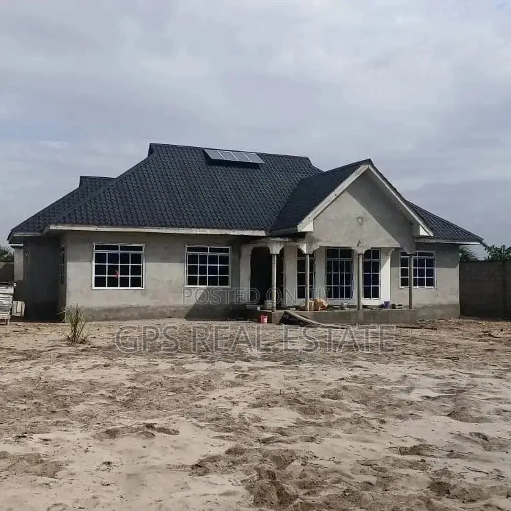 5bdrm House in Maxposh, Kigamboni for Sale in Kigamboni