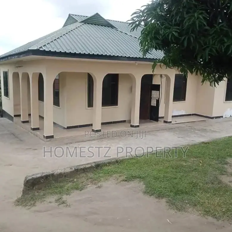 4bdrm House in Maxposh, Kinondoni for Sale in Kinondoni