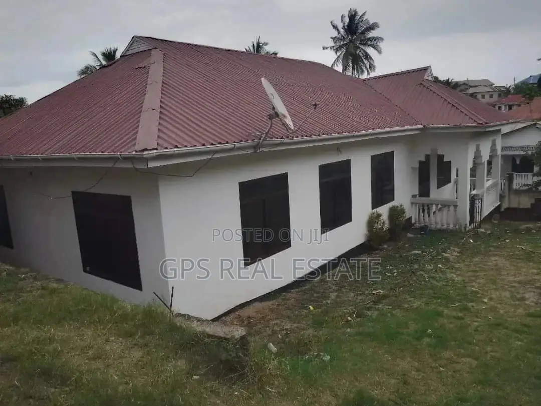 4bdrm House in Maxposh, Kinondoni for Sale in Kinondoni