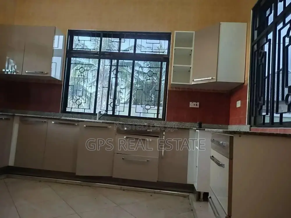 3bdrm House in Maxposh, Kigamboni for Sale in Kigamboni