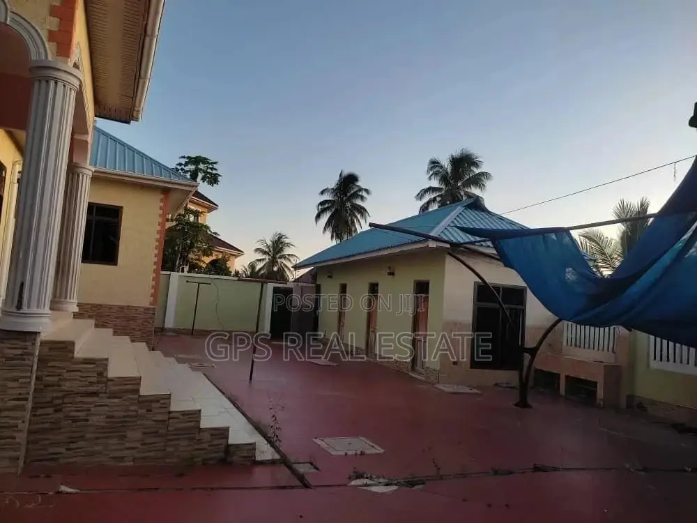 3bdrm House in Maxposh, Kigamboni for Sale in Kigamboni