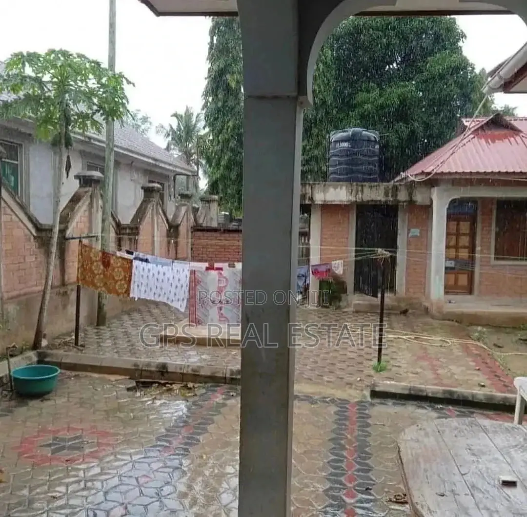 3bdrm House in Tegeta Mivumoni, Kinondoni for Sale in Kinondoni
