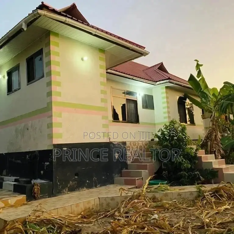6bdrm House in Mbezi Kibwegere, Kinondoni for Sale in Kinondoni