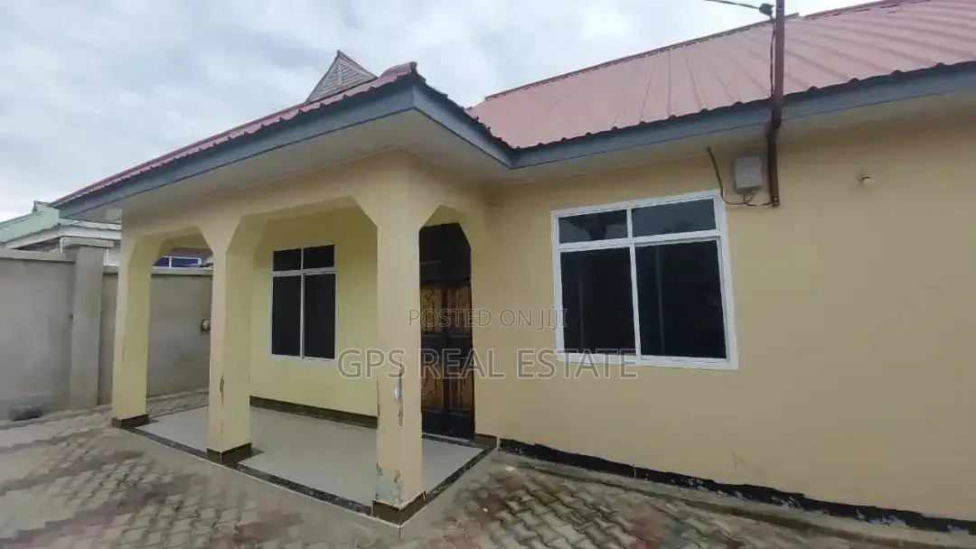 3bdrm House in Mivumoni, Kinondoni for Sale in Kinondoni