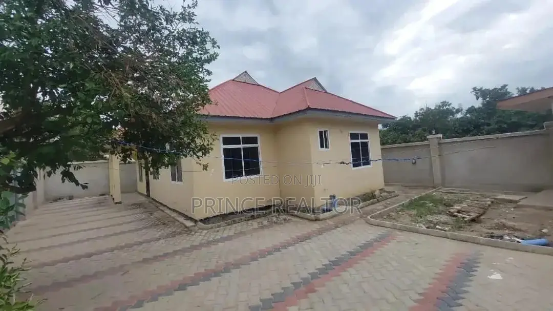 3bdrm House in Mivumoni, Kinondoni for Sale in Kinondoni