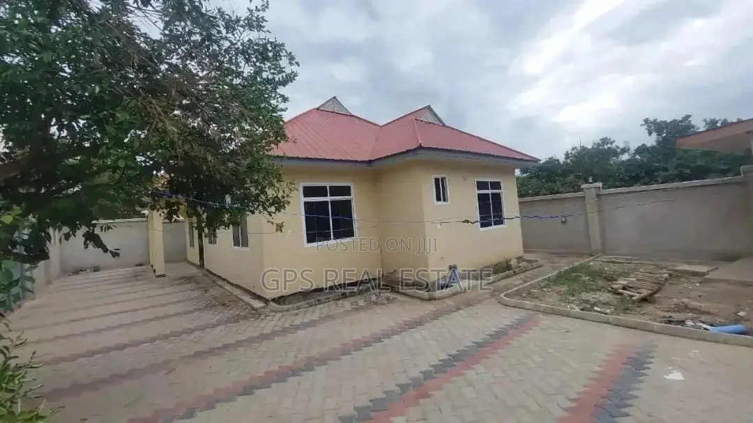 3bdrm House in Mivumoni, Kinondoni for Sale in Kinondoni