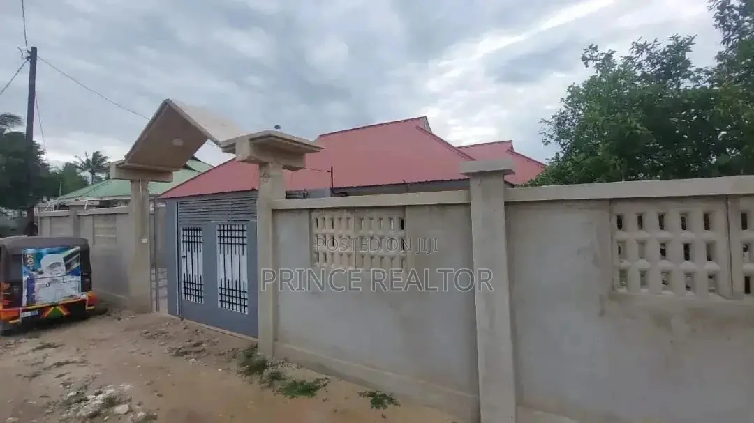 3bdrm House in Mivumoni, Kinondoni for Sale in Kinondoni