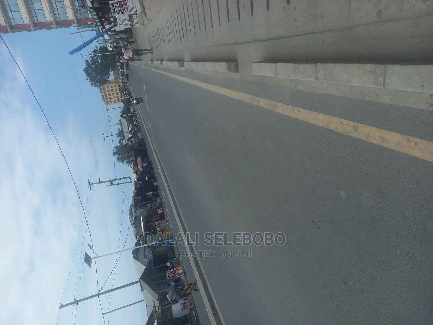 Eneo La Biashara Mawasliano Stand in Kinondoni