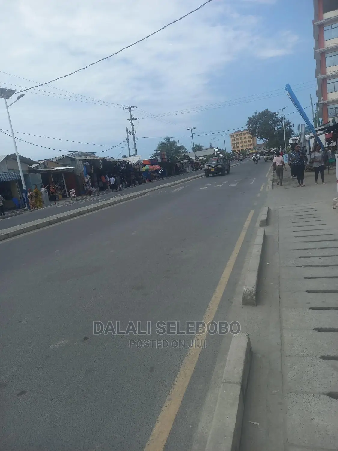 Eneo La Biashara Mawasliano Stand in Kinondoni