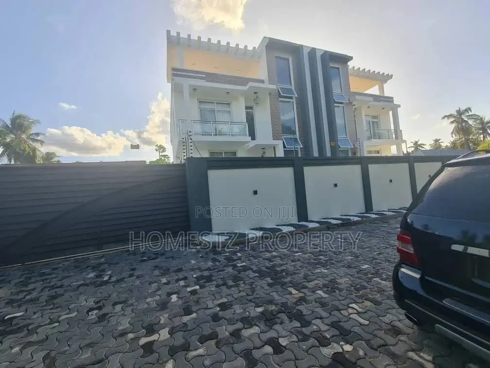 4bdrm House in Mbezi Beach, Kinondoni for Sale in Kinondoni