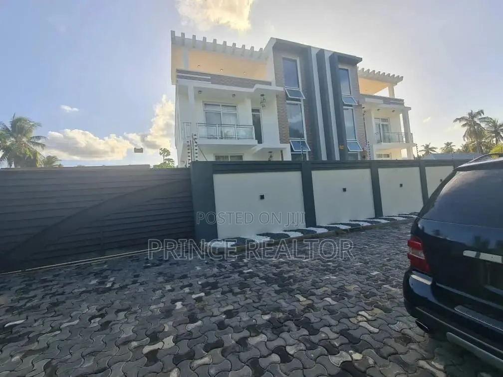 4bdrm House in Mbezi Beach, Kinondoni for Sale in Kinondoni