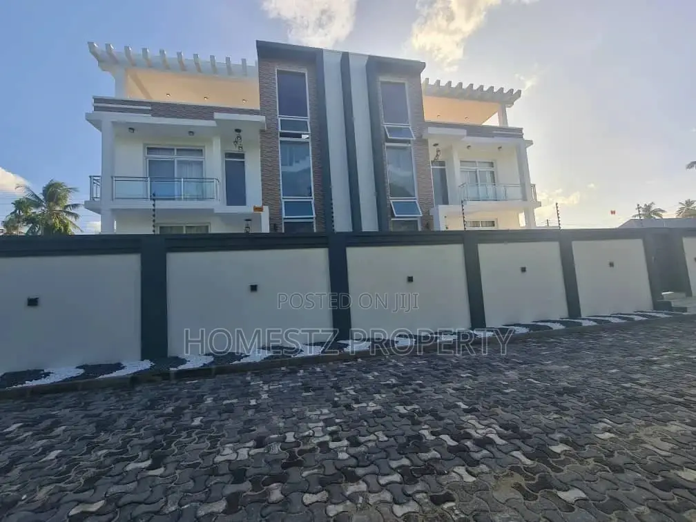4bdrm House in Mbezi Beach, Kinondoni for Sale in Kinondoni