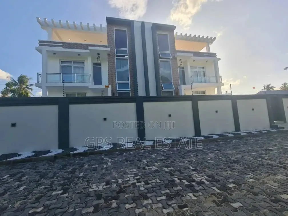 4bdrm House in Mbezi Beach, Kinondoni for Sale in Kinondoni