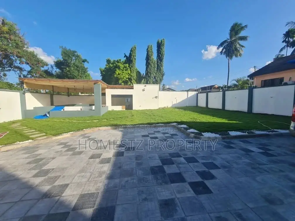 4bdrm House in Mbezi Beach, Kinondoni for Sale in Kinondoni