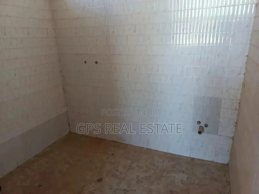 8bdrm Apartment in Madale, Kinondoni for Sale in Kinondoni