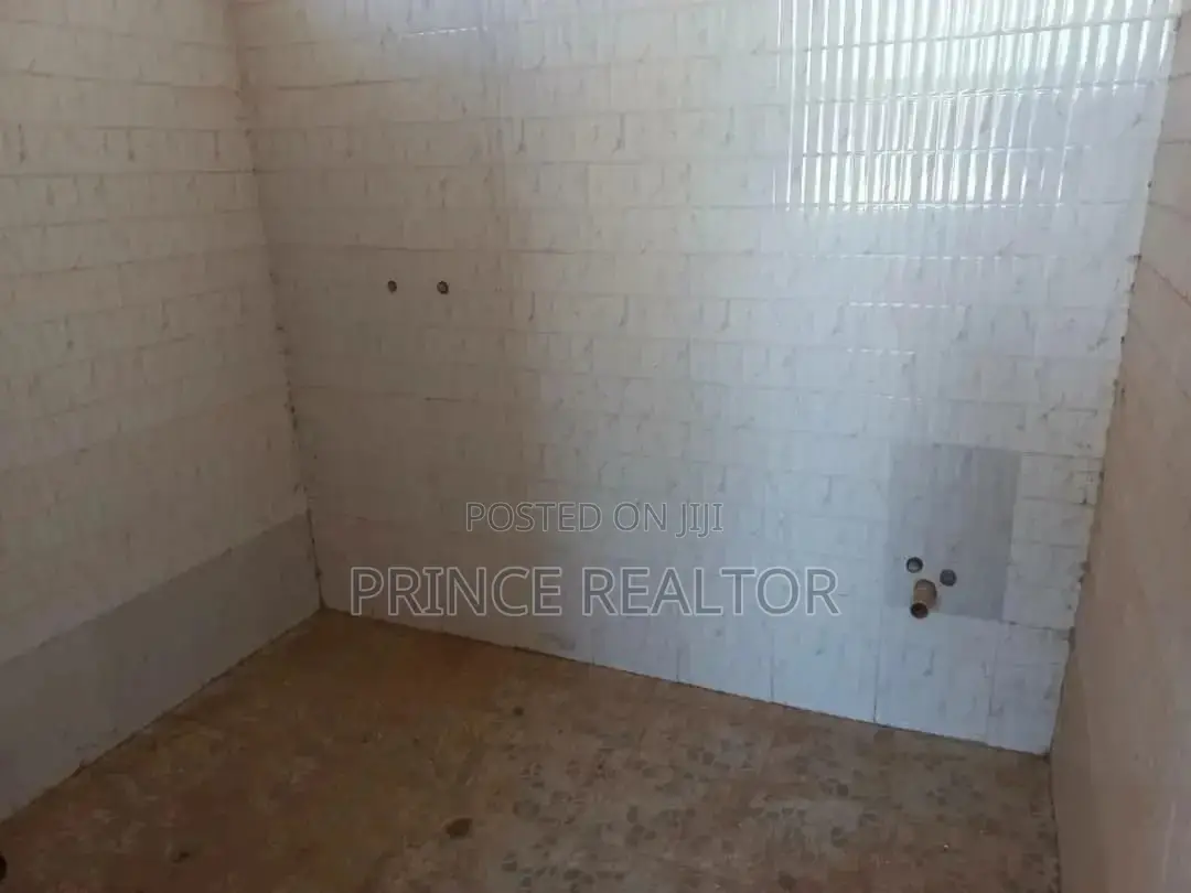 8bdrm Apartment in Madale, Kinondoni for Sale in Kinondoni