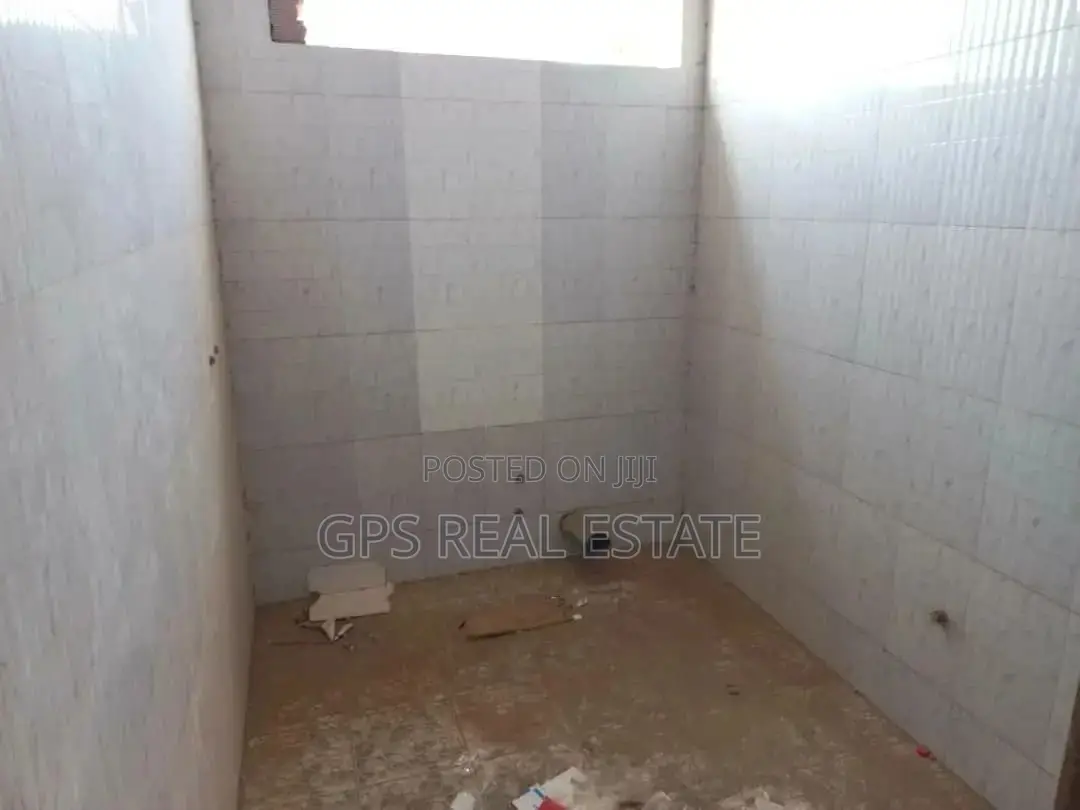 8bdrm Apartment in Madale, Kinondoni for Sale in Kinondoni
