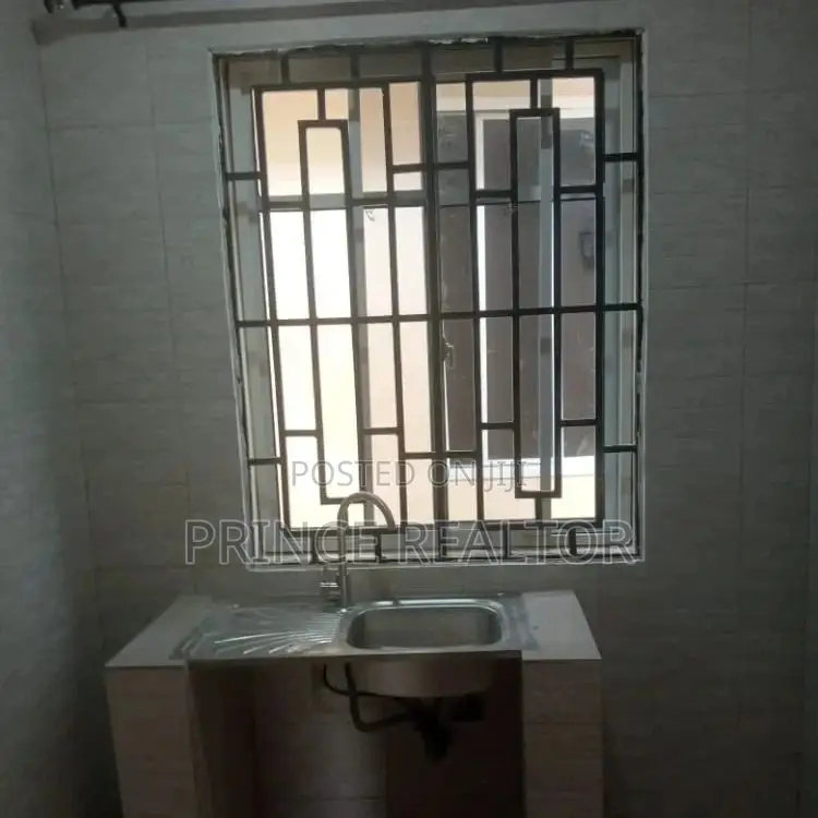 6bdrm Apartment in Madale Contena, Ilala for Sale in Ilala