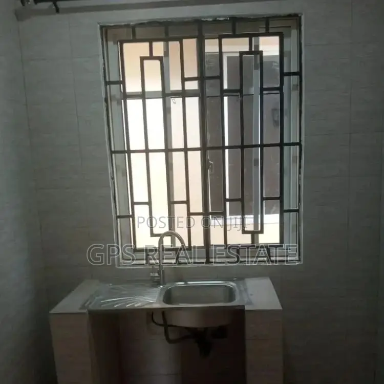 6bdrm Apartment in Madale Contena, Ilala for Sale in Ilala