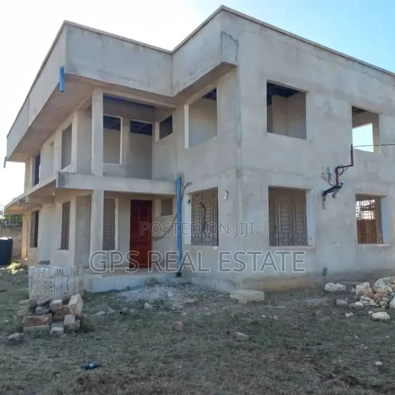 6bdrm Apartment in Madale Contena, Ilala for Sale in Ilala