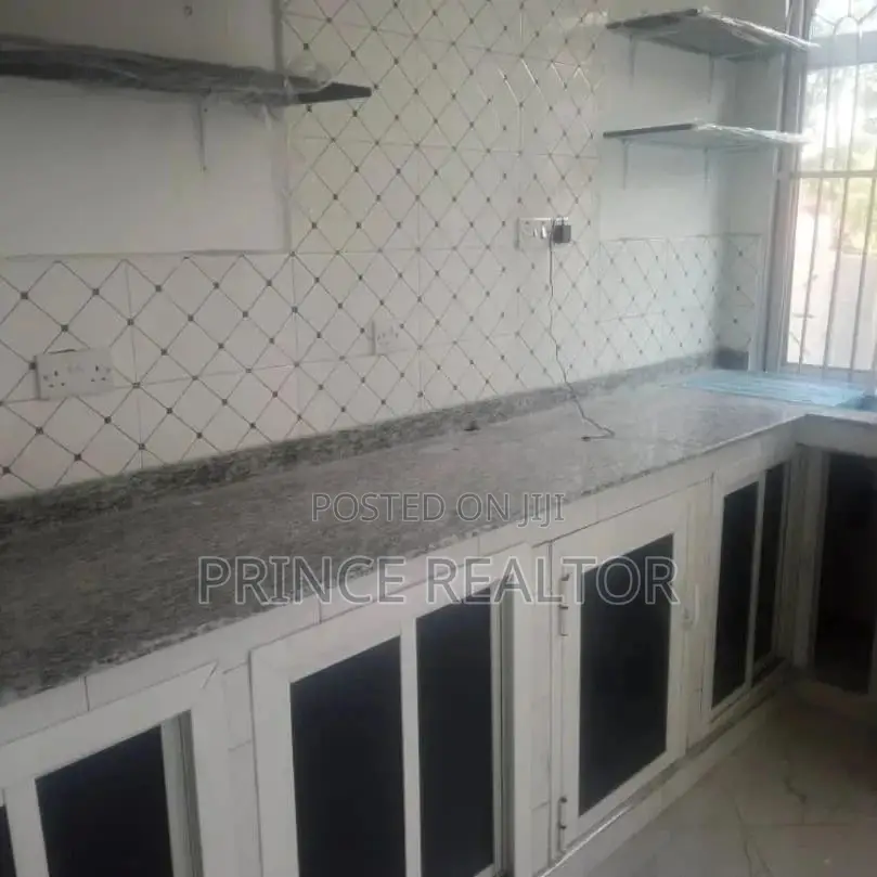 6bdrm Apartment in Madale Contena, Ilala for Sale in Ilala