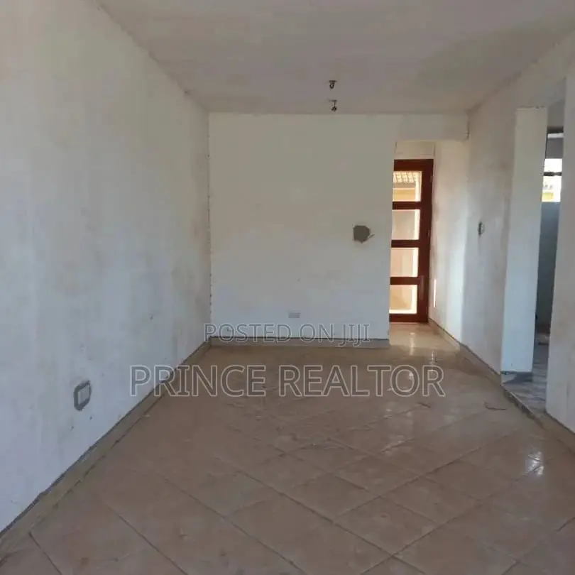6bdrm Apartment in Madale Contena, Ilala for Sale in Ilala