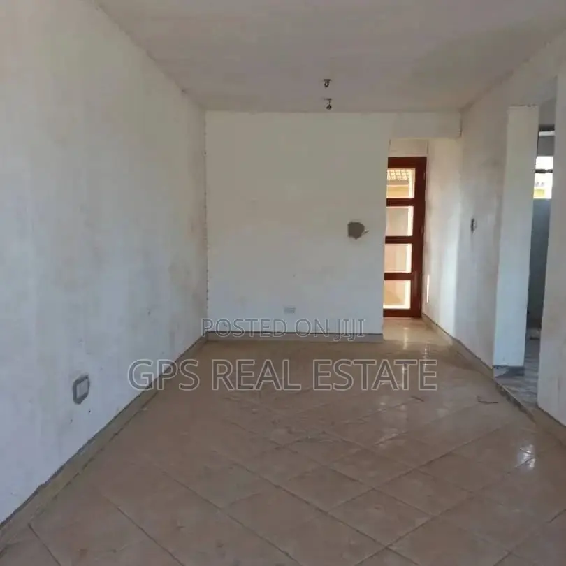 6bdrm Apartment in Madale Contena, Ilala for Sale in Ilala