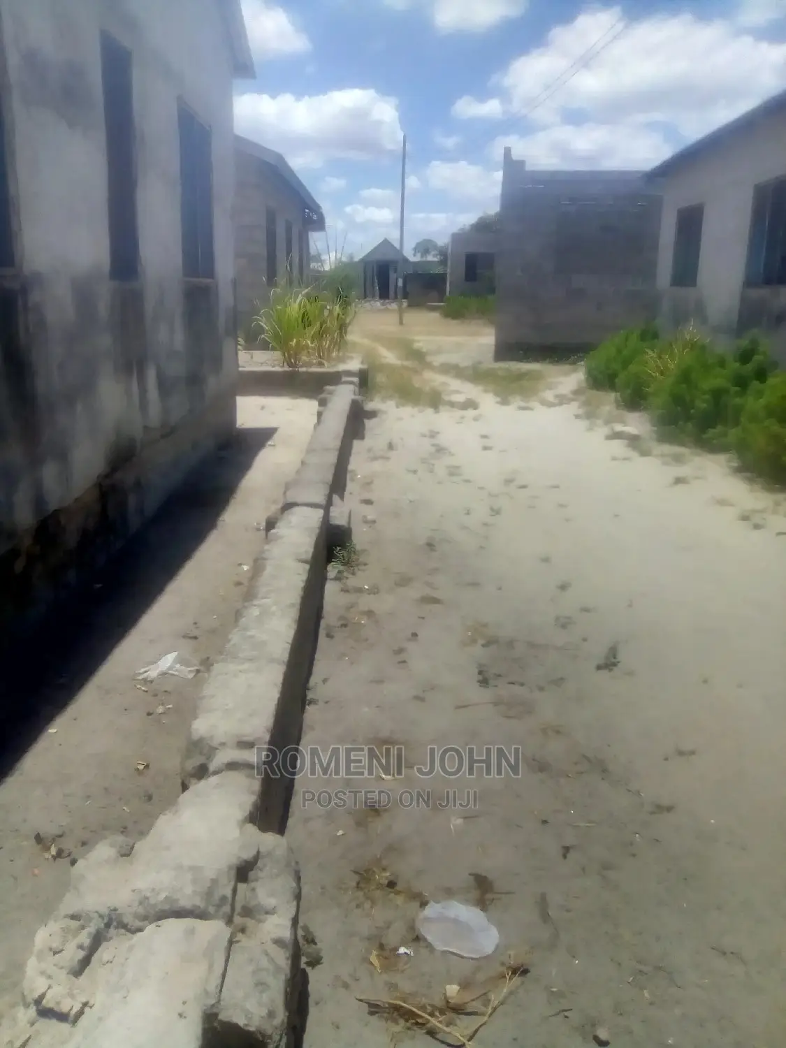 Furnished 6bdrm Bungalow in Tanzania Daressalaam, Ukonga for Sale in Ukonga