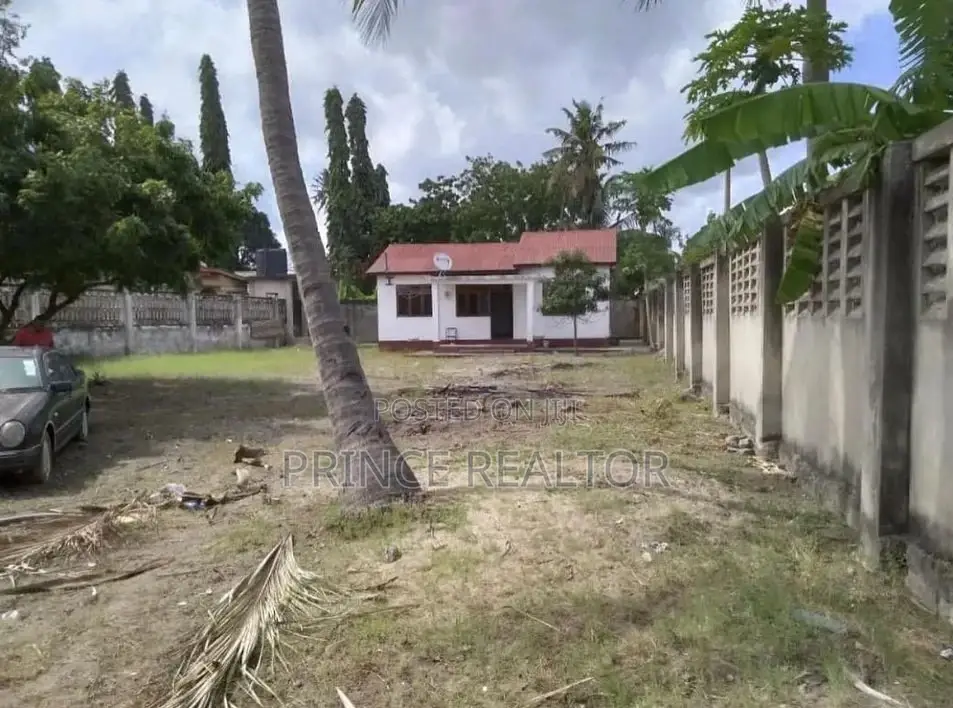 3bdrm House in Ununio, Kinondoni for Sale in Kinondoni