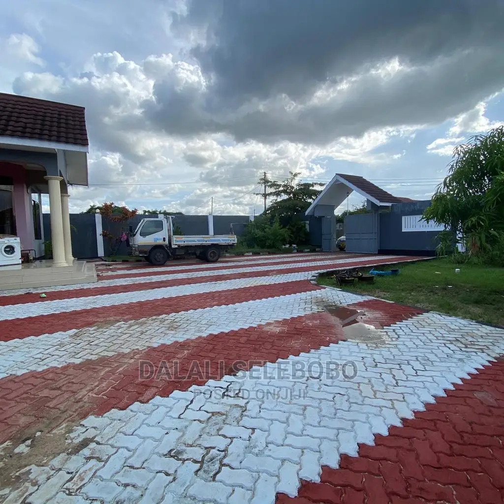 3bdrm Bungalow in Mbweni Mpiji for Rent in Mbweni