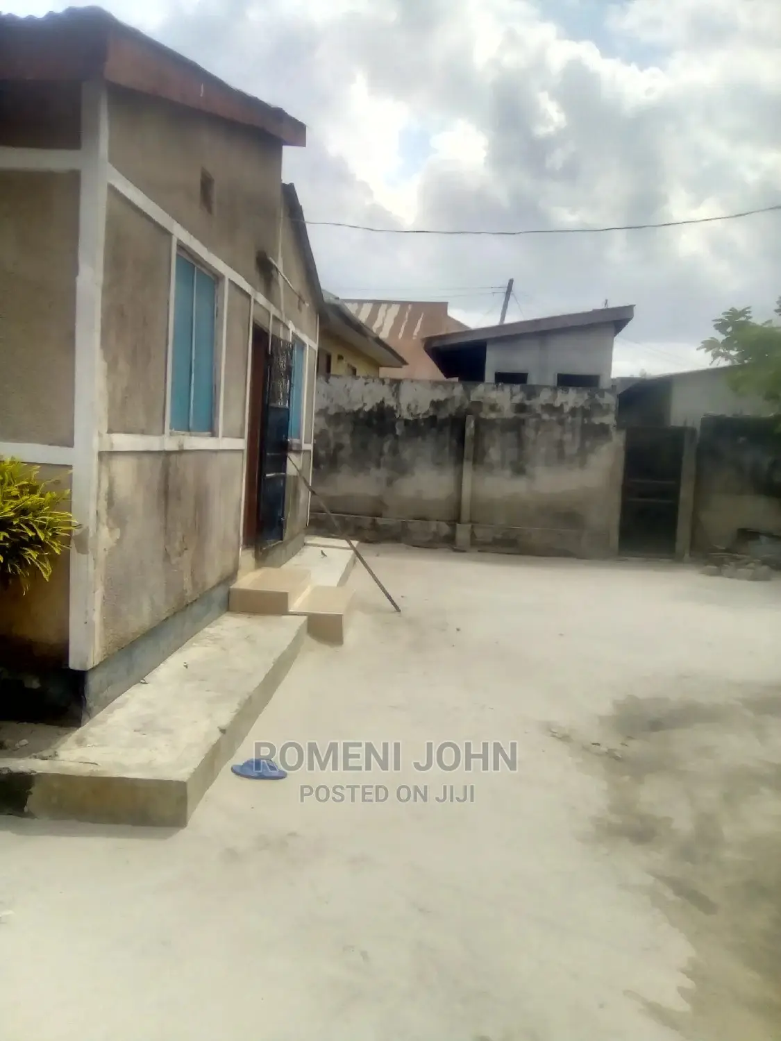 Furnished 7bdrm Townhouse/Terrace in Tanzania Daressalaam for Sale in Ukonga