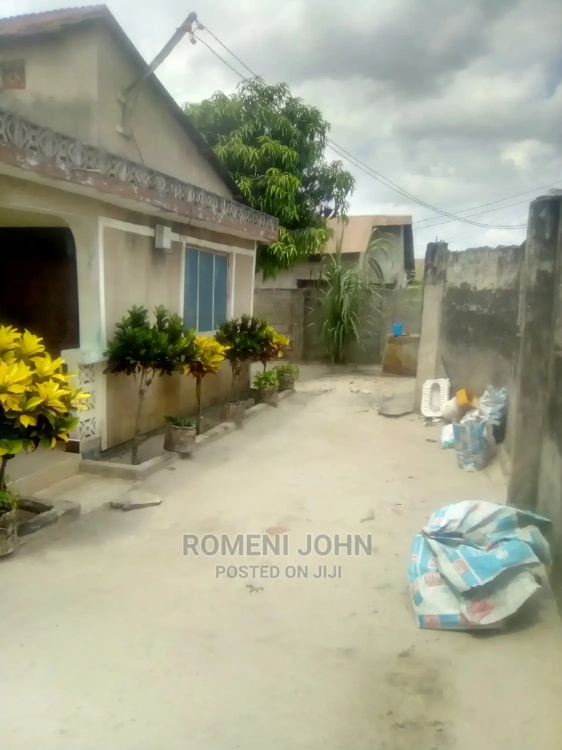 Furnished 7bdrm Townhouse/Terrace in Tanzania Daressalaam for Sale in Ukonga
