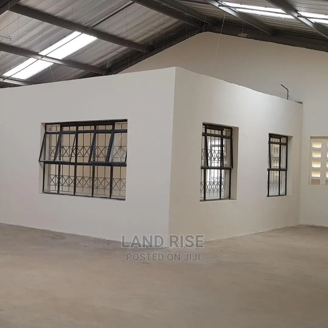 Godown / Warehouse in Kipawa