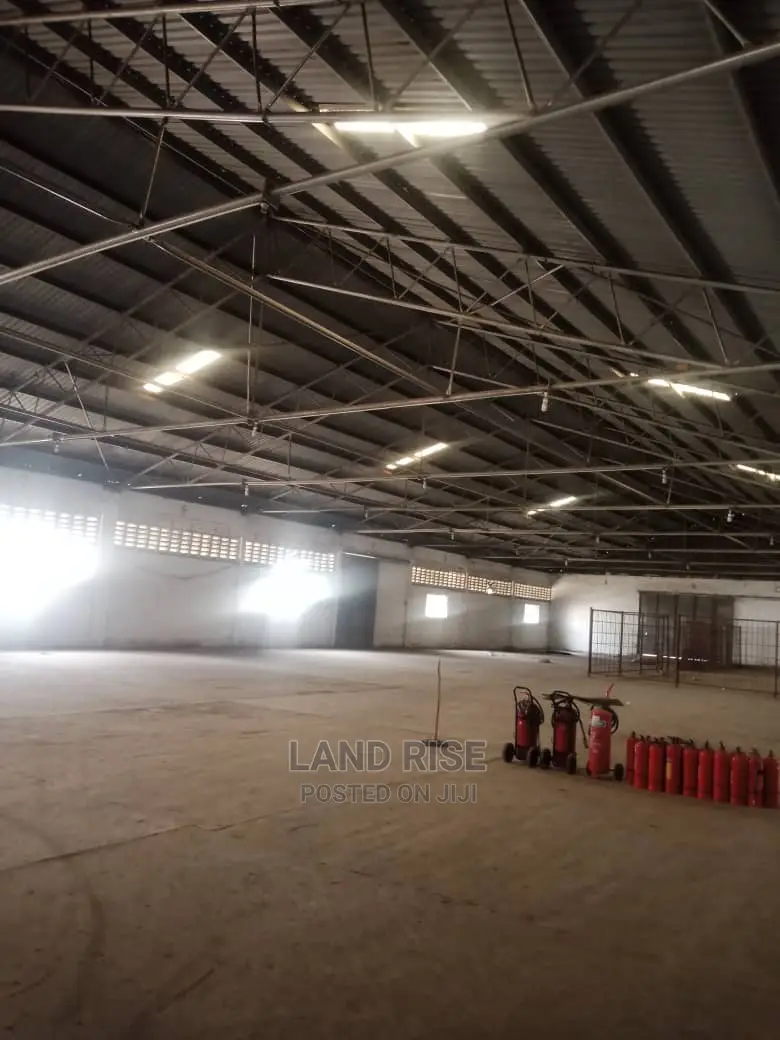 Warehouse/Godown in Vingunguti