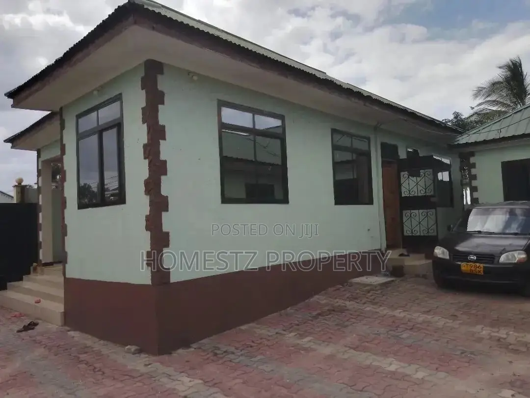 5bdrm Apartment in Mbezi Luguruni, Kinondoni for Sale in Kinondoni